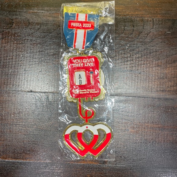 NEW Fiesta 2023 Medal South Texas Blood & Tissue You Give They Live 10" - Picture 1 of 7